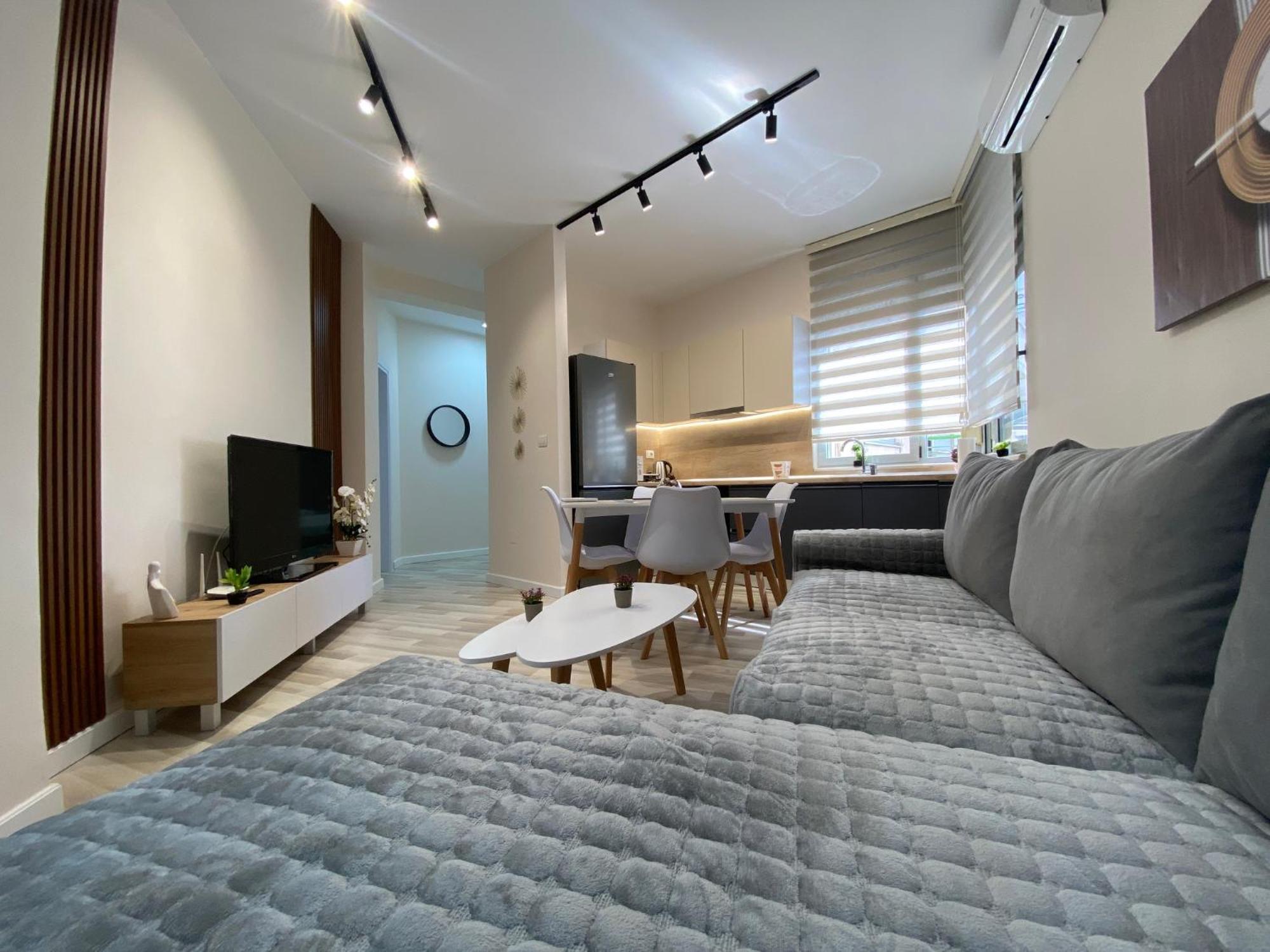 Central Cozy Apartment 地拉那 外观 照片