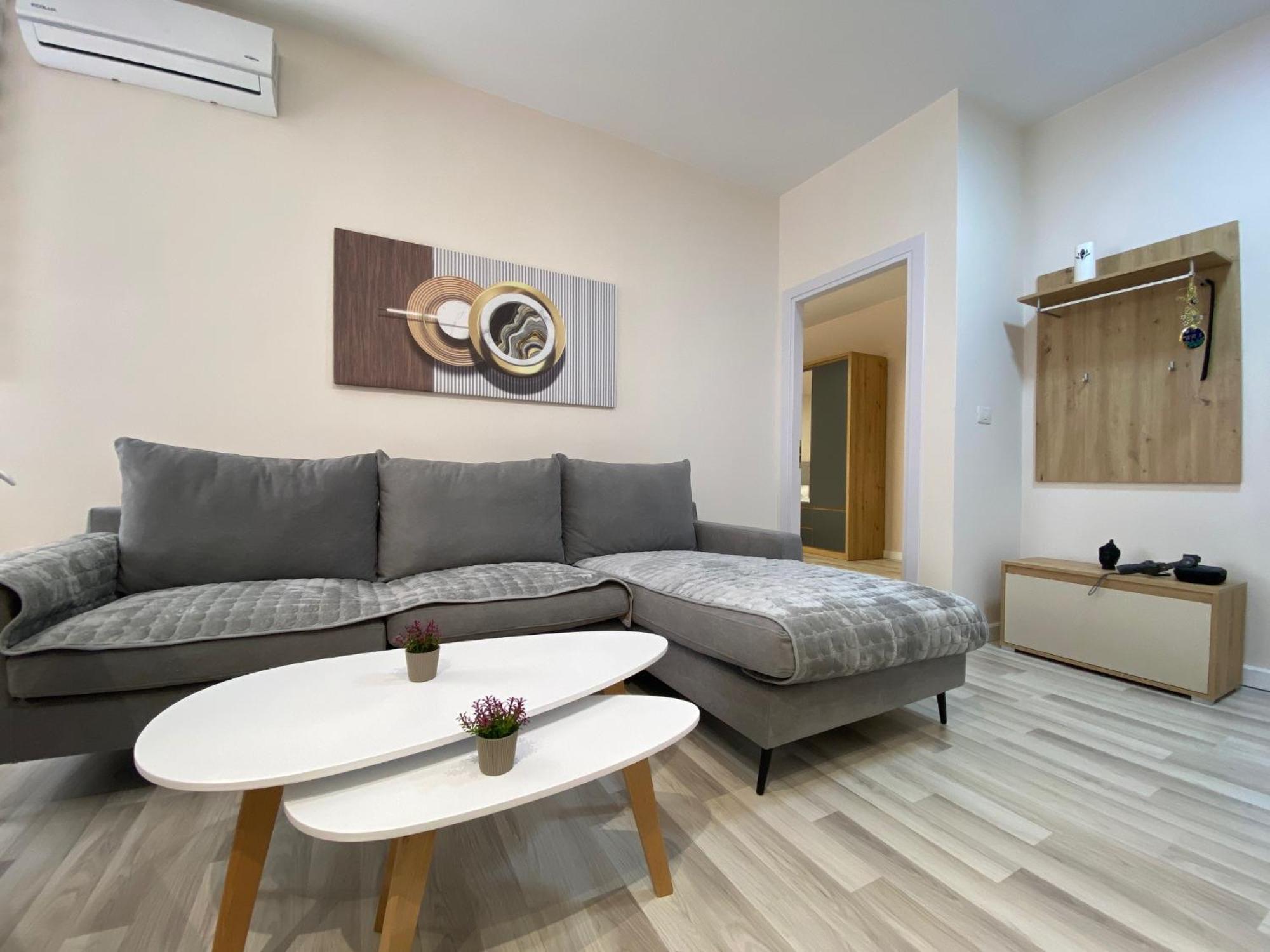 Central Cozy Apartment 地拉那 外观 照片